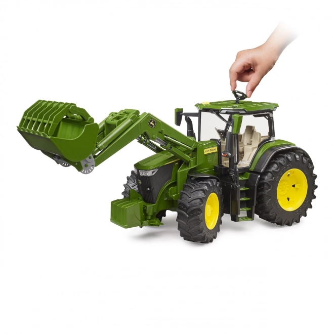 Trattore John Deere serie 7R con caricatore frontale