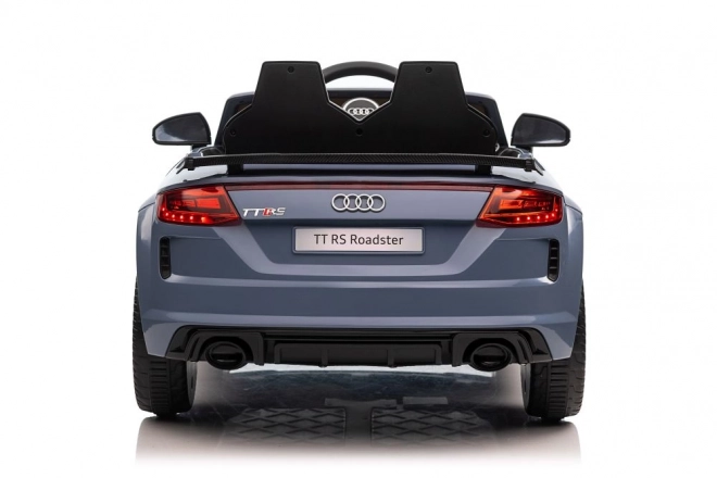 Auto elettrico Audi TT RS blu chiaro