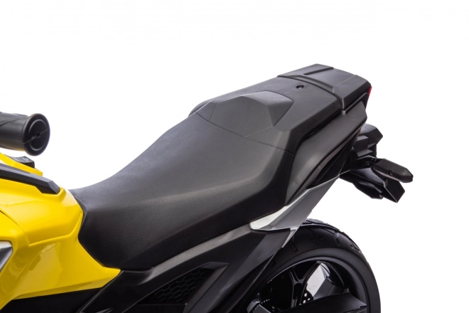 Motocicletta Honda NC750X gialla