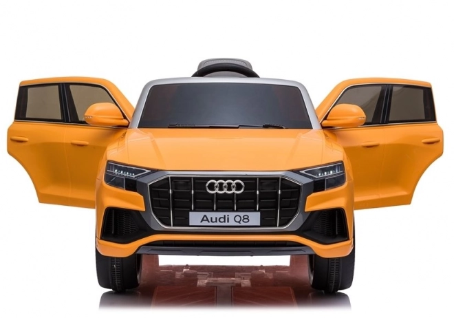 Auto a batteria Audi Q8 giallo laccato