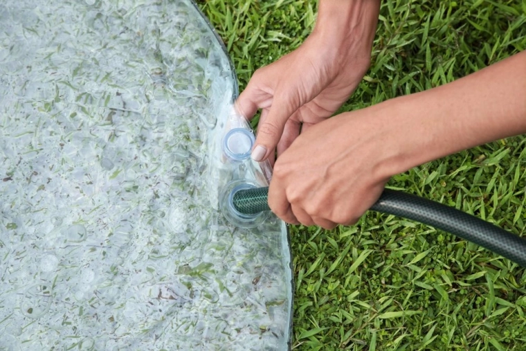 Cuscino ad acqua rimovibile per un gioco rinfrescante