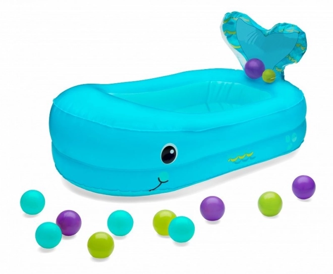 Piscina a forma di balena con palline