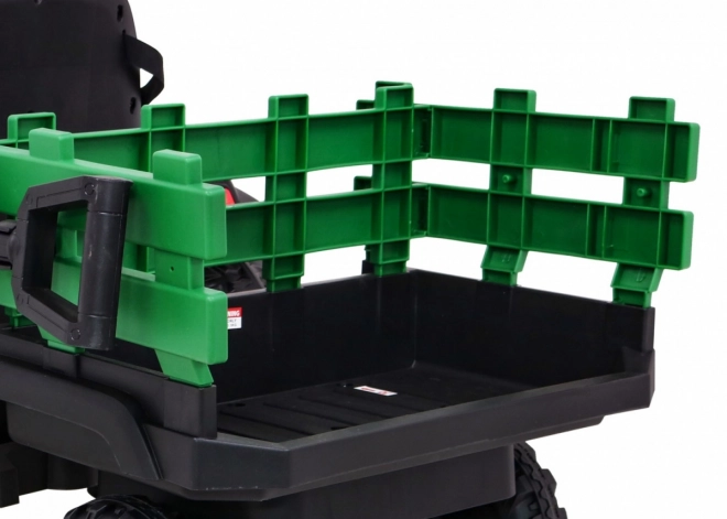 Trattore in titanio con rimorchio verde