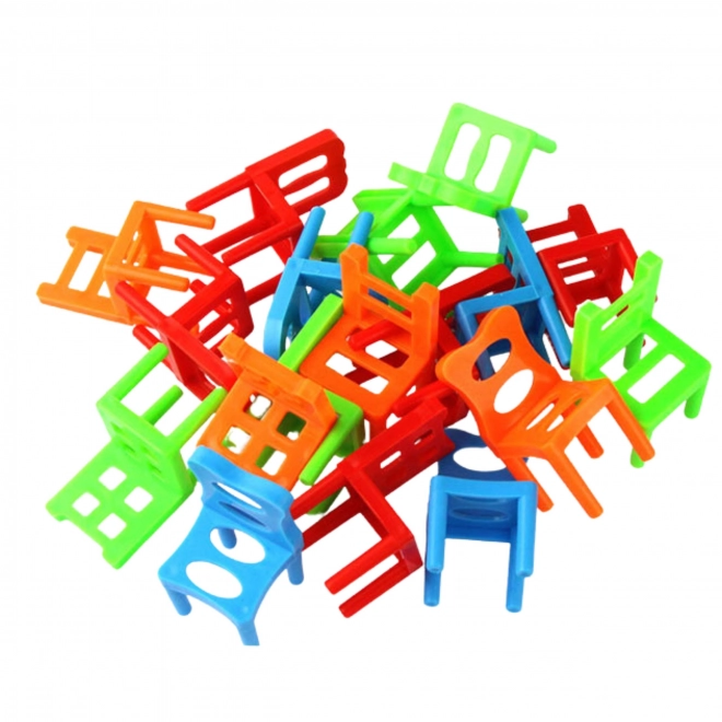 Gioco di abilità sedie in equilibrio per bambini