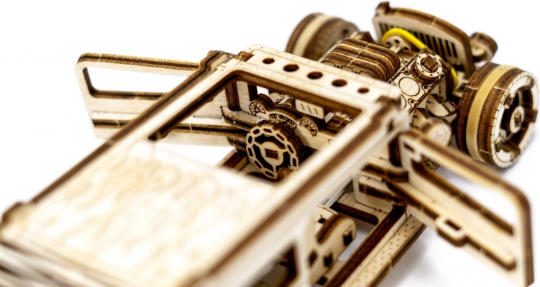 Lavorazione in legno di qualità senza colla