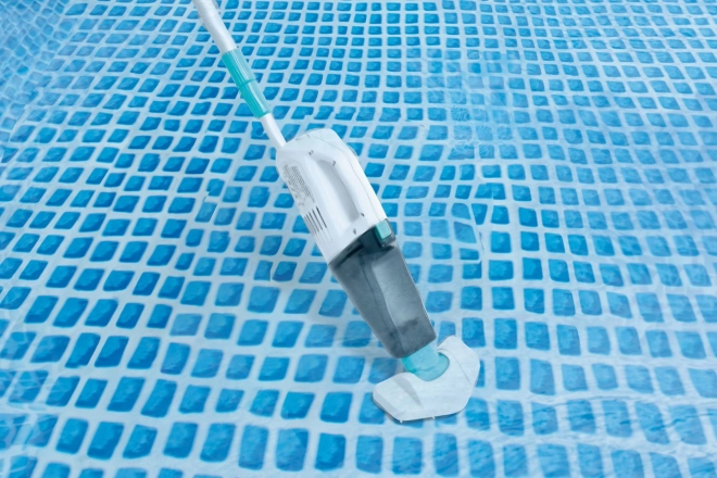 Aspiratore manuale ricaricabile per piscina