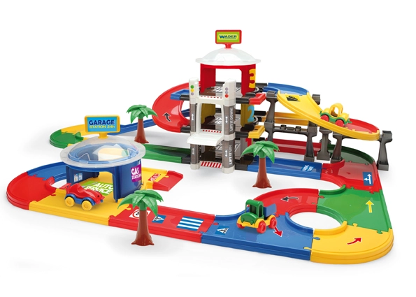 Set ricco di accessori per un gioco realistico