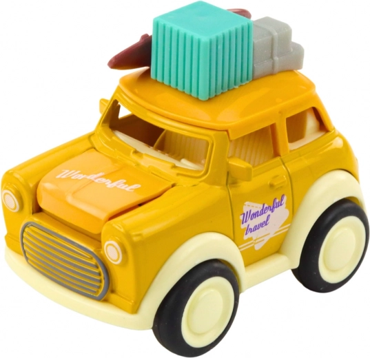 Look da viaggio retrò con valigie sul tetto