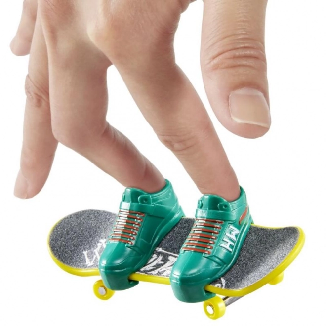 Collezione Hot Wheels Fingerboard e Scarpe da Skate