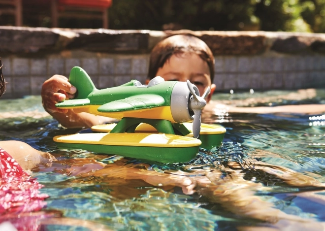 Divertimento in vasca, in piscina e al mare
