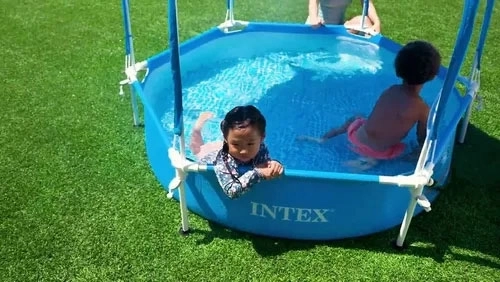 Piscina rotonda per bambini con telaio e protezione solare