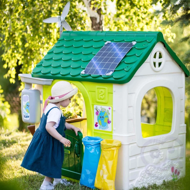 Approccio eco con turbina eolica e pannello solare
