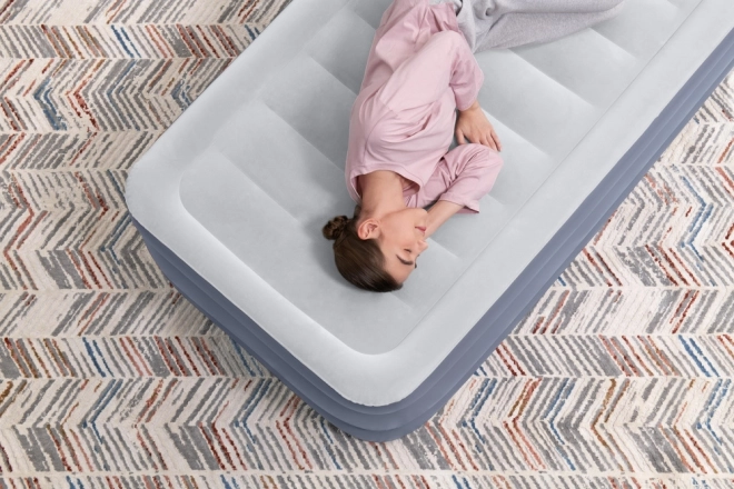 Materasso gonfiabile con pompa Bestway