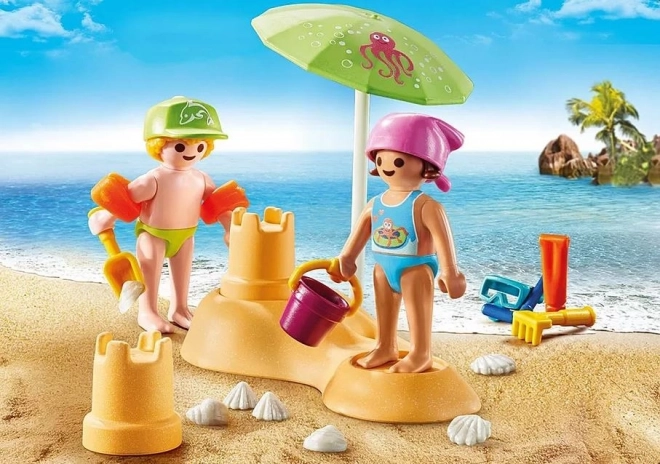 Set Spiaggia Con Bambini E Castello Di Sabbia