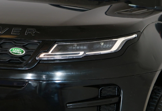 Auto elettrico Range Rover Evoque nero