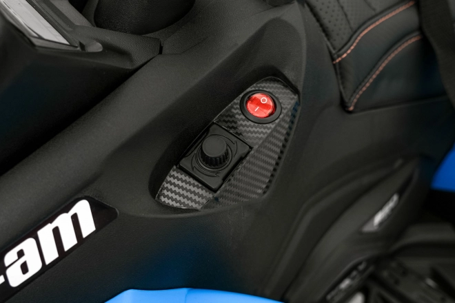 Maverick ATV blu