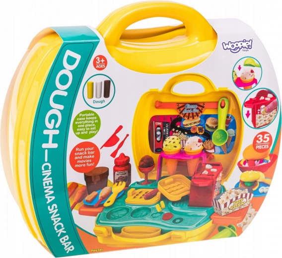 Divertimento con la pasta da modellare dai 3 anni