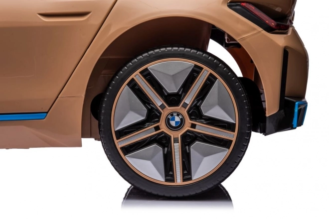 Auto a batteria BMW I4 dorato 4x4