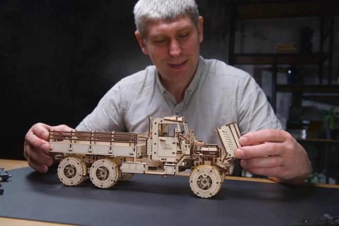 Modello camion meccanico in legno 3D di Ugears