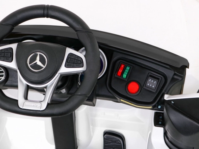 Mercedes Benz GLC63S per bambini bianco + telecomando + trazione 4x4 + MP3 LED + EVA + avvio lento