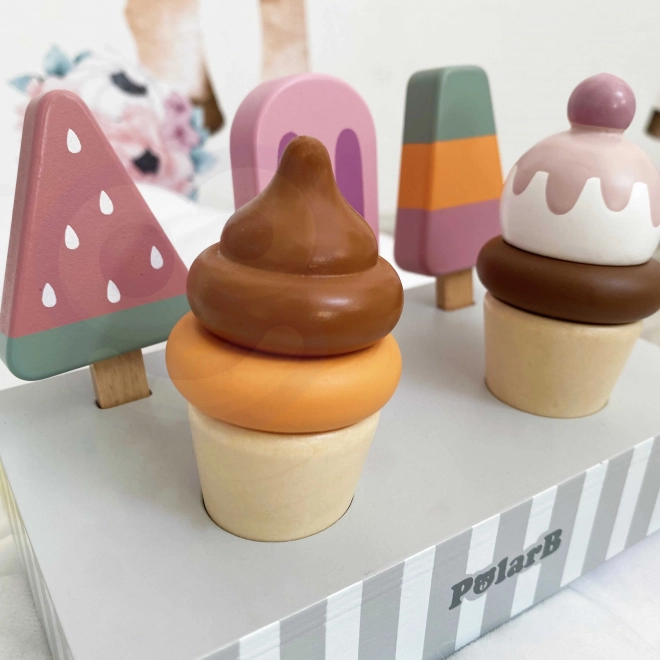 Set di gelati in legno