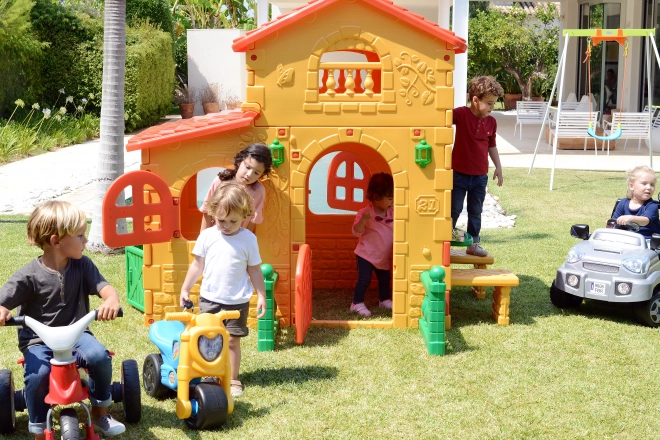 Casetta da giardino Super Villa con tavolo e sedie