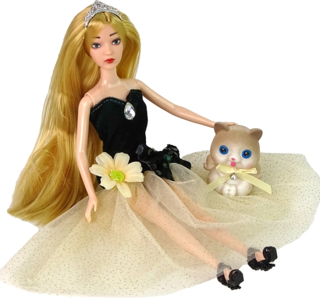 Dolce gattino come fedele compagno