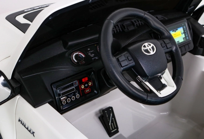 Veicolo Toyota Hilux Bianco