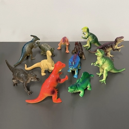 Set di figure di dinosauri