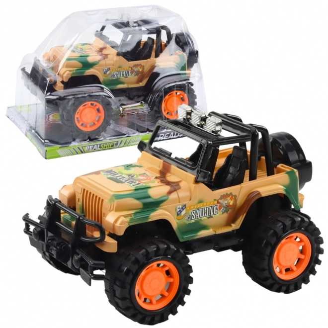 Grande auto fuoristrada militare beige