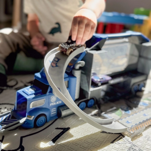 Pista da corsa pieghevole ricca di azione