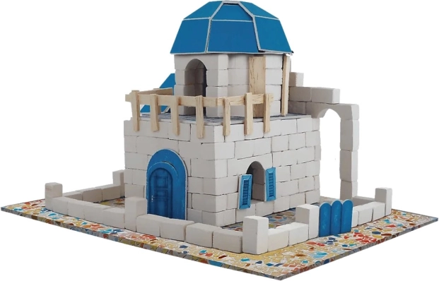 Architettura autentica di Santorini con veri mattoni
