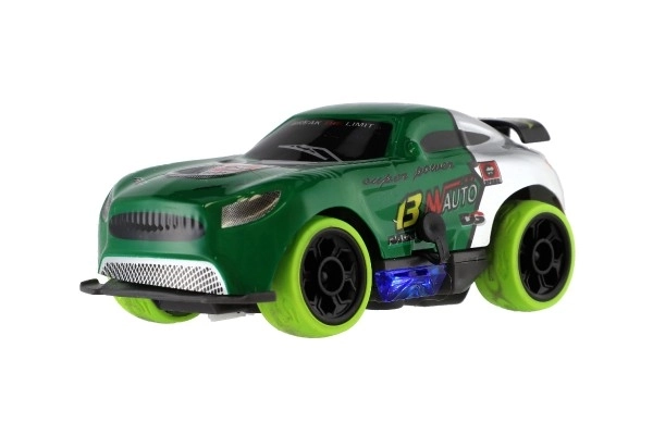 Auto da corsa RC verde con luci