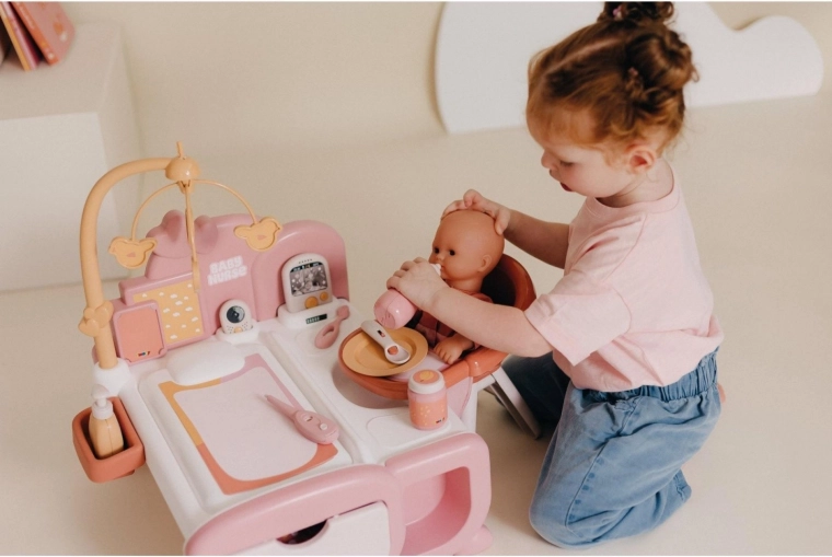 Baby monitor elettronico e finta telecamera