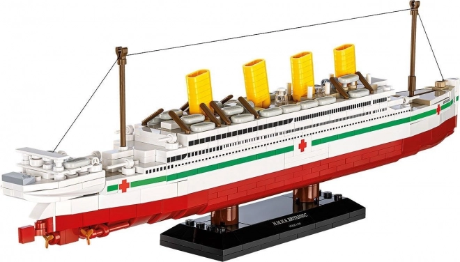 Modello HMHS Britannic in scala 1:700