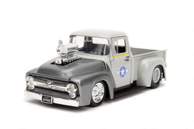 Camioncino Ford 1956 1:24 di Street Fighter di Jada Toys