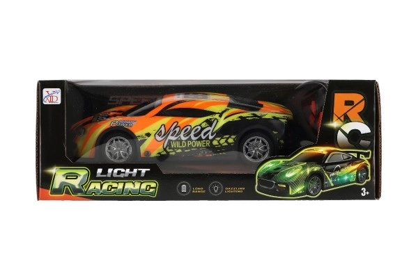 Auto RC da corsa con luci