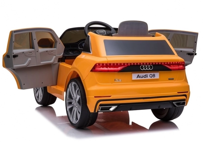 Auto a batteria Audi Q8 giallo laccato