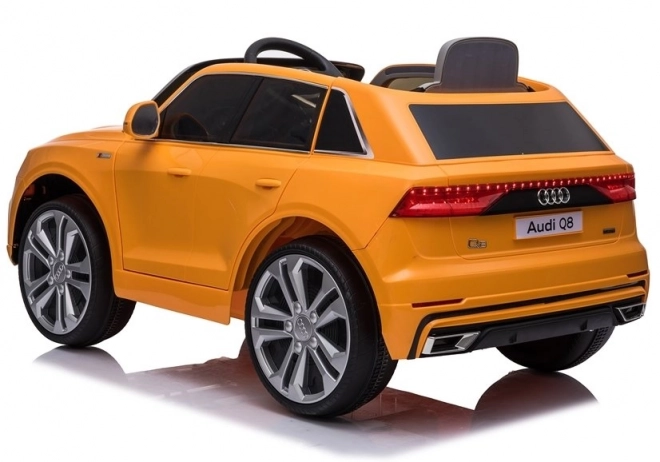 Auto a batteria Audi Q8 giallo laccato