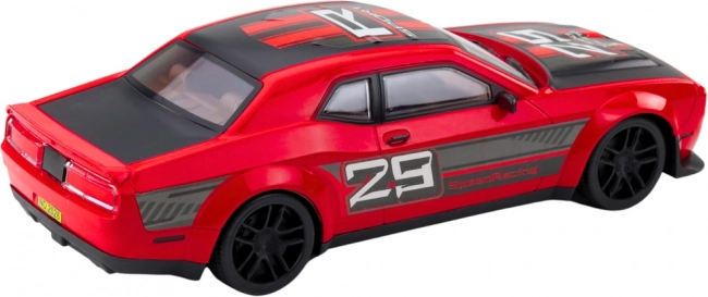 Auto sportivo a trazione posteriore rosso
