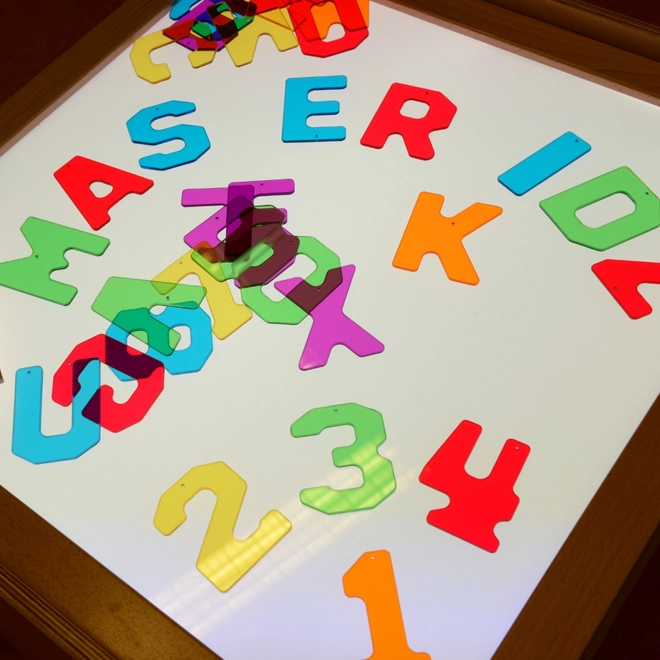 Masterkidz Pannello LED cassa sensomotoria con accessori