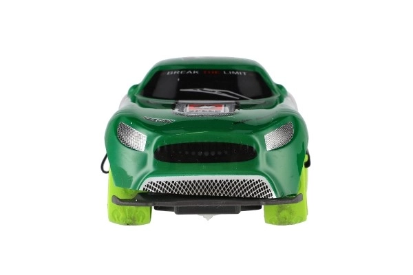 Auto da corsa RC verde con luci