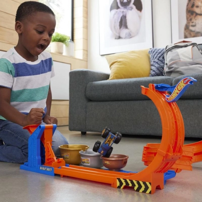 Pista Hot Wheels Monster Trucks con loop e Bigfoot