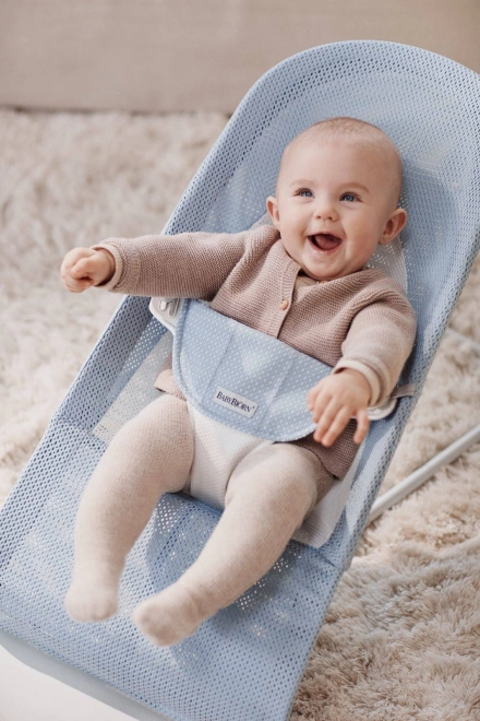 BABYBJORN - Sdraietta BALANCE SOFT MESH - grigio/bianco – Blu/bianco