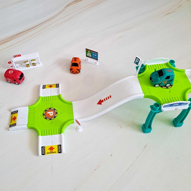Parcheggio e Stazione di Servizio WOOPIE con Segnaletica e 3 Auto