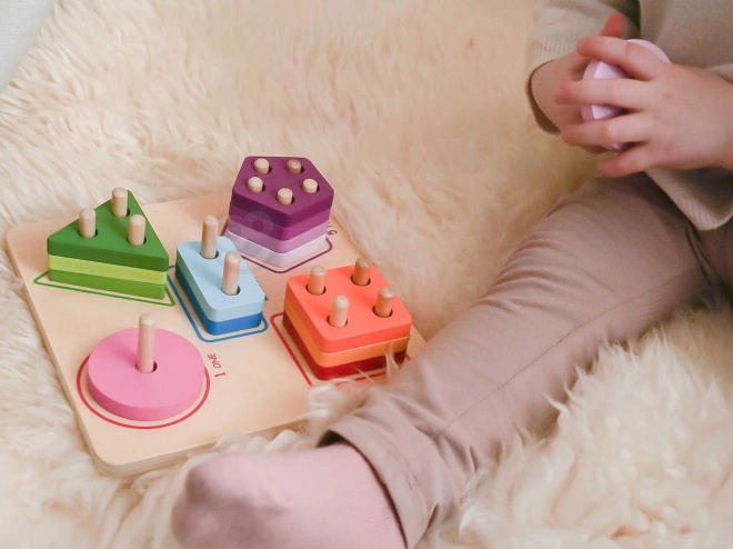 Puzzle di legno con forme geometriche