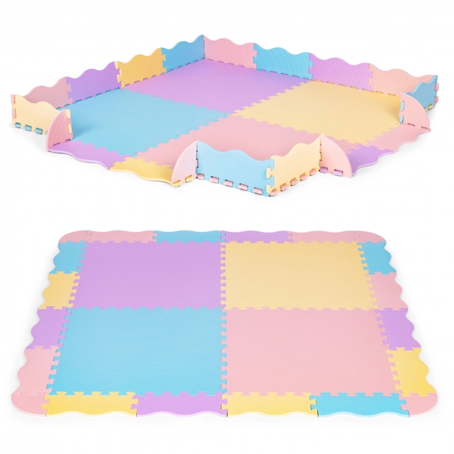 Tappeto puzzle colorato per bambini con recinto