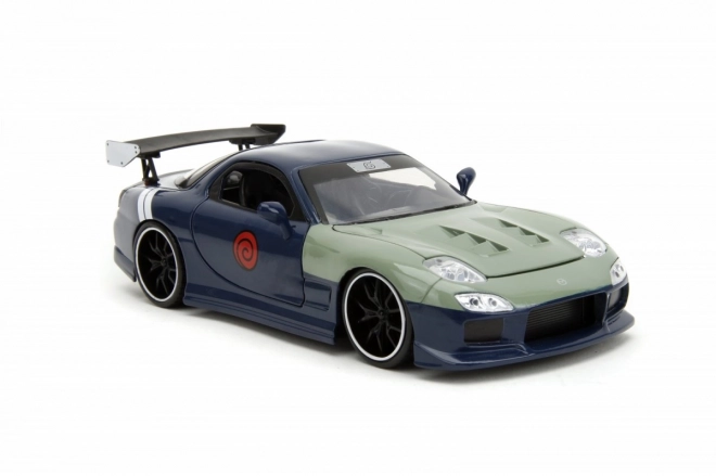 Mazda RX-7 93 con figura Naruto