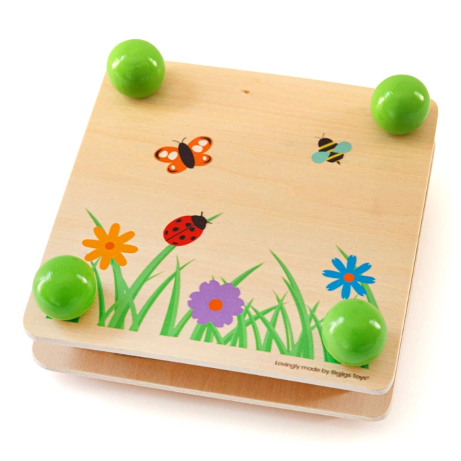 Pressatura creativa di fiori e foglie