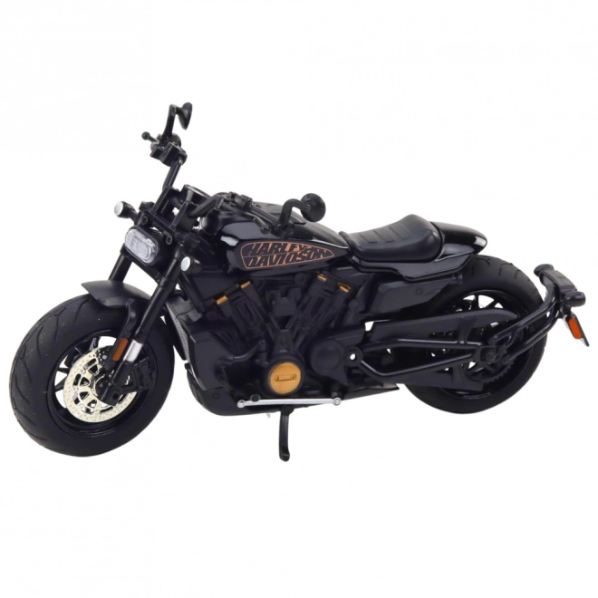 Moto chopper nero con dettagli dorati 1:12